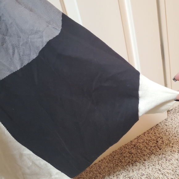 New York and Company Colorblock Carnigan Sweater - Picture 6 of 8